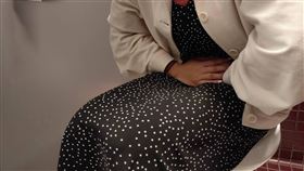 妙齡女肚子痛／腹瀉／拉肚子示意圖（資料照）