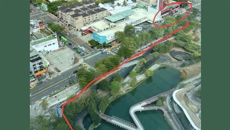 拍一蘭貪食蛇掌鏡人曝「非等閒之輩」