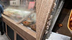 爆料公社二社／蔬菜自助吧！櫃子發霉長香菇。（圖／翻攝自爆料公社二社）