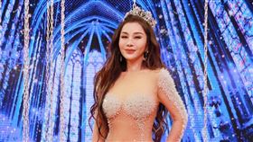 陳美鳳已經65歲，但她仍擁有完美臉蛋和苗條身材。（圖／翻攝自陳美鳳臉書）