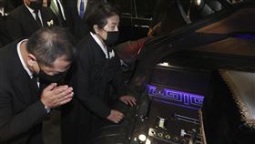 韓國前總統全斗煥日前逝世，遺孀李順子至殯儀館（圖／美聯社／達志影像）