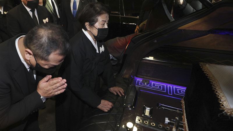 韓國全斗煥出殯儀式　遺孀代夫道歉