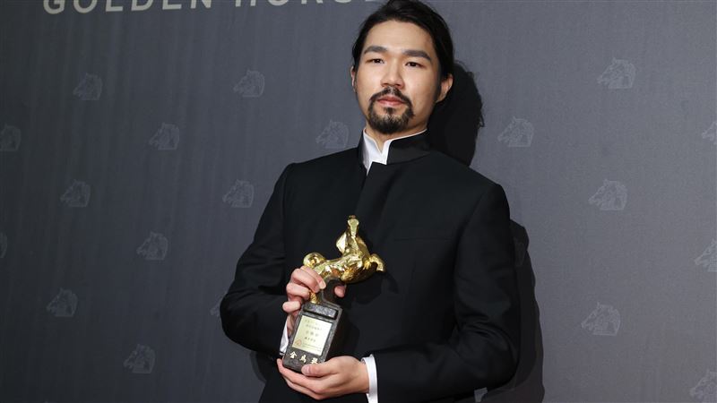 《濁水》奪最佳改編劇本：喊香港加油