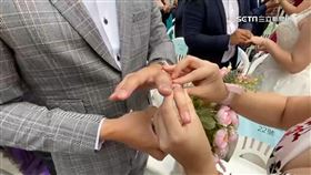 結婚,晚婚,定情,戴戒指,套牢,示意圖