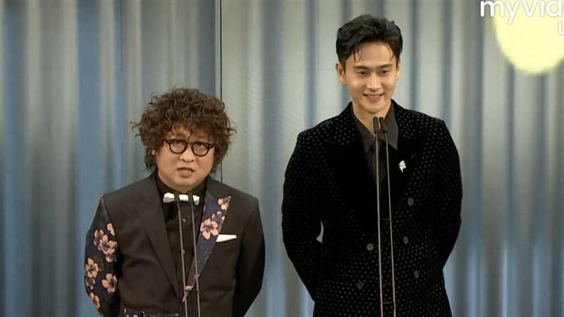 劉冠廷搭納豆頒獎　網笑：最萌身高差