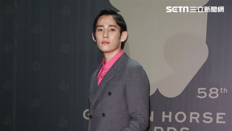 徐鈞浩紅毯首主持　見白靈羞不敢亂看