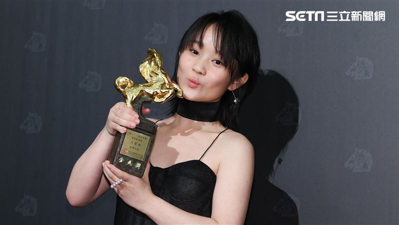 她15歲奪新人！被金鐘男主莊凱勛打