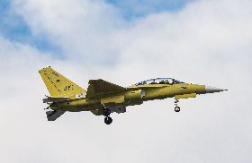 勇鷹第2架量產機27日成功首飛 