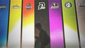 高中生打工撿回收存錢，為了來看P聯盟比賽。（圖／翻攝自黑人陳建州臉書）