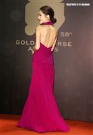 金馬58許瑋甯的桃紅色禮服，領口深V開到腰，看起來非常性感。（記者邱榮吉、楊澍/攝影）