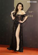 金馬58王彩樺穿著一襲全身透視黑色禮服，D級美乳呼之欲出，讓人為之驚艷辣爆了。（記者邱榮吉、楊澍/攝影）