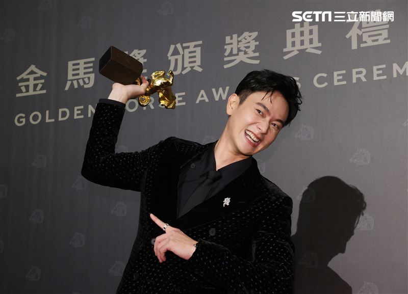 金馬58劉冠廷奪男配角獎。（記者邱榮吉、楊澍/攝影）