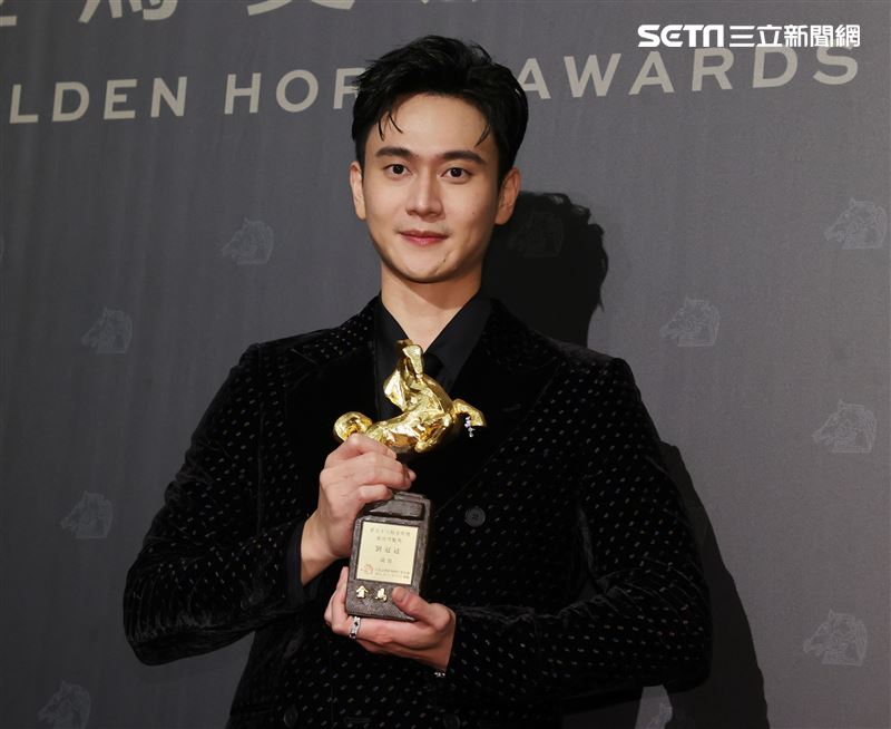 金馬58劉冠廷奪男配角獎。（記者邱榮吉、楊澍/攝影）