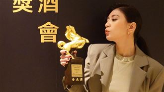 賈靜雯首發文充滿愛：遺憾台上沒謝他