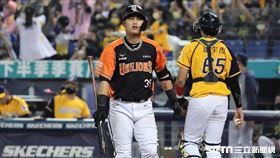 ▲台灣大賽G2，統一獅游擊手林祖傑和呂彥青纏鬥14球吞下三振。（圖／記者劉彥池攝影）