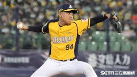 ▲台灣大賽G2中信兄弟投手吳俊偉。（圖／記者劉彥池攝影）