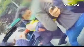 占人車位還打人推警　男遭辣椒水壓制