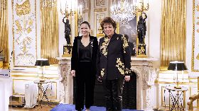 趙心綺獲法國藝術文學騎士勳章