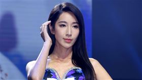 隋棠身著聯名款高級訂製服。（記者邱榮吉/攝影）