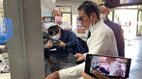 鈕承澤性侵判刑4年  花蓮地檢署報到