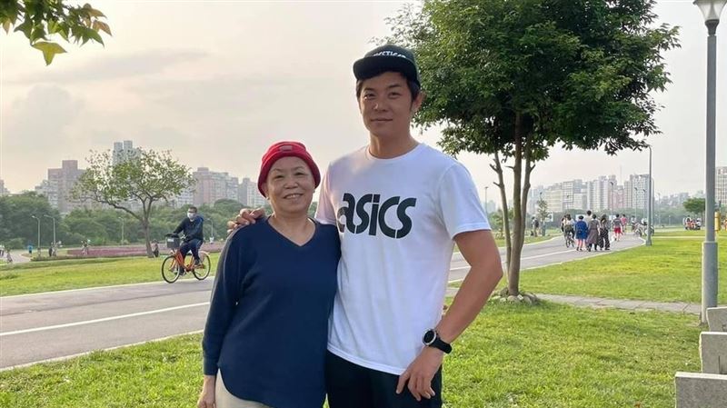 姚元浩喪母首露面　致謝8年舊愛隋棠