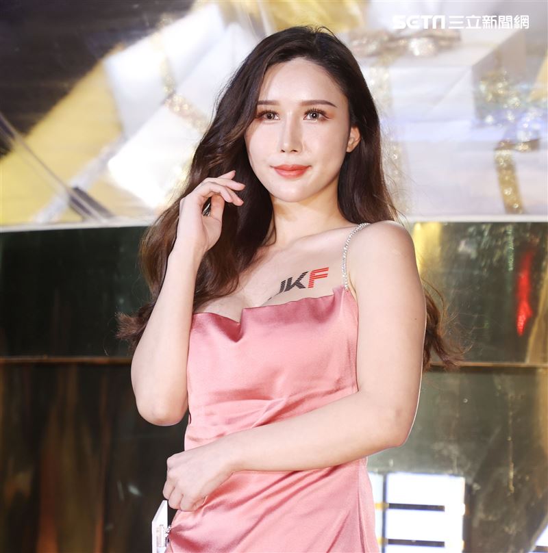 JKF性感女郎夢夢。（記者邱榮吉/攝影）