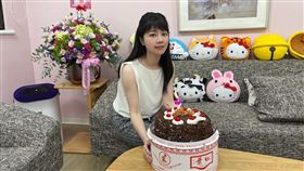 皇冠文化提供＋翻攝自高嘉瑜臉書