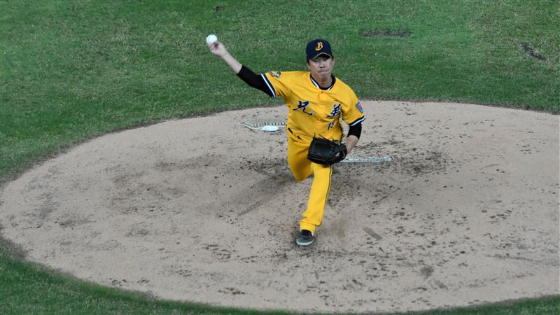 台灣大賽G3中信兄弟先發投手鄭凱文。（圖／記者王怡翔攝影）