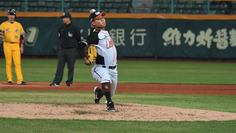 台灣大賽G3統一獅江辰晏緊急接替投球（圖／記者王怡翔攝影）