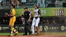 台灣大賽G3統一獅林子豪安打送回林安可。（圖／記者王怡翔攝影）