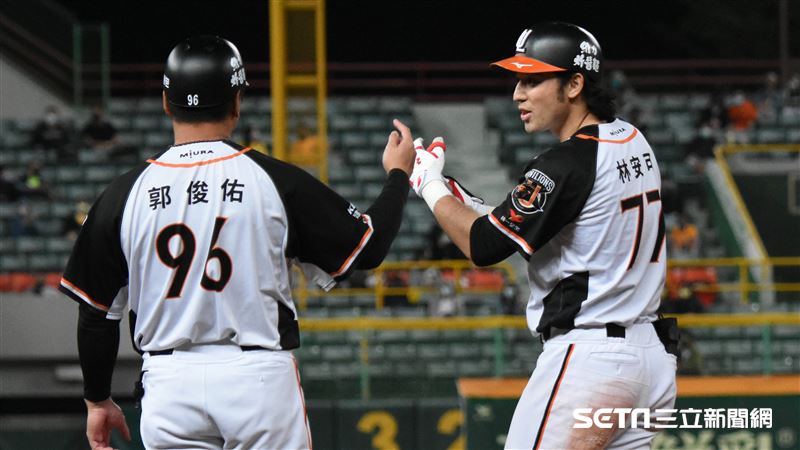 台灣大賽G3統一獅林安可敲安打。（圖／記者王怡翔攝影）