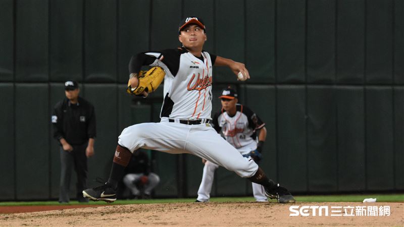 台灣大賽G3統一獅江辰晏振臂高呼。（圖／記者王怡翔攝影）