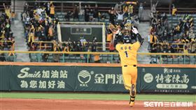 台灣大賽G3中信兄弟陳子豪三分打點全壘打。（圖／記者王怡翔攝影）