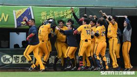 台灣大賽G3中信兄弟陳子豪三分打點全壘打。（圖／記者王怡翔攝影）