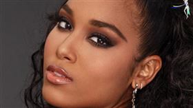 ▲法國小姐博蒂諾（Clémence Botino）與參賽佳麗。（圖／翻攝自博蒂諾推特）