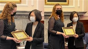 立陶宛女議員薩卡利埃內 推特