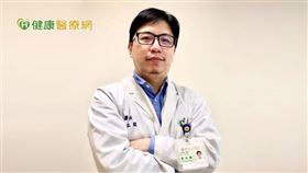 鄭弘毅醫師鼓勵所有乳癌病友，應該破除舊式的迷思，不要再對治療抱有先入為主的陳見，不同乳癌型別的治療推陳出新，除標靶藥物外，甚至化療的選擇都已經很多元。