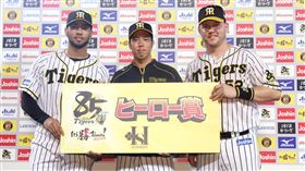 ▲教士1年約簽下前阪神虎終結者蘇瓦瑞茲（Robert Suarez）。（圖／美聯社／達志影像）