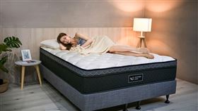 ▲科技衡感舒眠床，最新科技面布，平衡釋壓助眠保健，通過多項國際安全檢驗。（圖／業者提供）