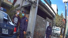 高雄,仁武分局,仁武派出所,員警,車禍,通緝,駕駛。（圖／翻攝畫面）