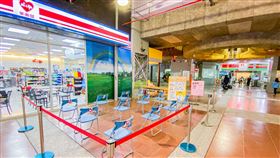 屏東縣長潘孟安稍早在臉書發文表示，潮州火車站「莫德納隨到隨打！」（圖／翻攝自潘孟安臉書）