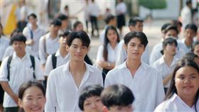 現象級爆紅BL劇電影版《2gether電影版》確定12/24登台。（圖／威視電影提供）