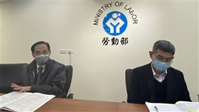 基本工資補貼配套經費  勞動部就業安定基金支應為降低民國111年基本工資調漲對雇主衝擊，政府提出配套方案，24日送至勞動部就業安定基金管理會討論，勞動部官員會後出面說明，管理會同意支應所需經費約新台幣35.46億元，預估約66.3萬名勞工適用。中央社記者吳欣紜攝  110年11月24日