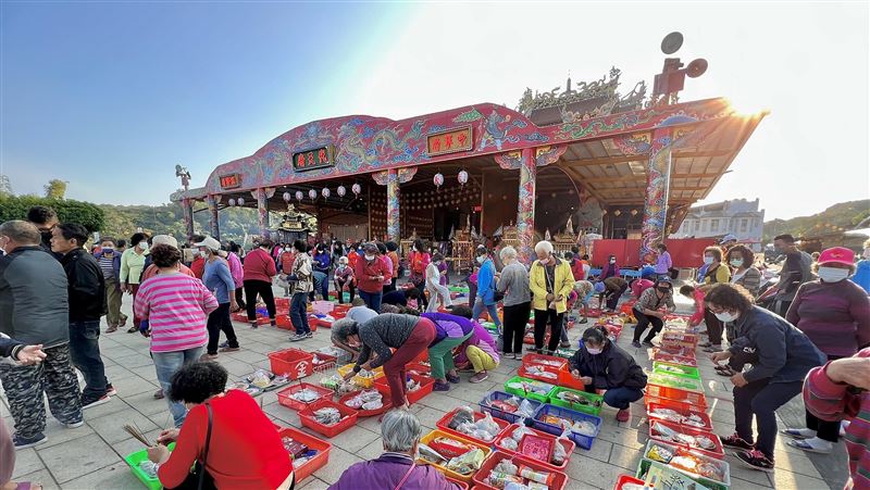 小琉球迎王祭典展開　逡港腳儀式登場