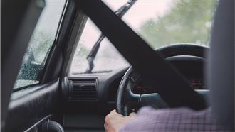 變換車道都有打方向燈…駕駛1疏忽遭檢舉