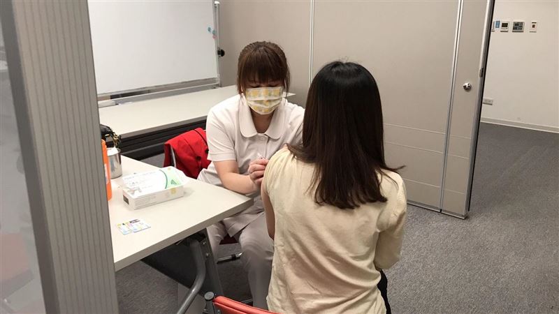 百貨擬開放打疫苗　 遠百：立刻規劃