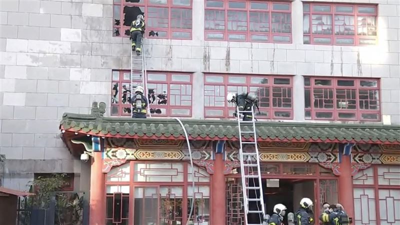 工藝中心分館竄火　警消搶救逾1小時
