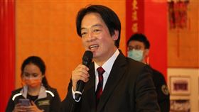 義民廟前公投說明會  賴清德客語宣講4個不同意民進黨客家部3日在苗栗縣頭份義民廟舉辦公投說明會，副總統賴清德（前）出席助講，全程並特別以客家話宣講，呼籲民眾支持政府立場，務必投下4個不同意。中央社記者管瑞平攝  110年12月3日