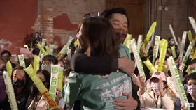 林靜儀、林昶佐、雞排妹、鄭家純、四叉貓（翻攝自民進黨直播）