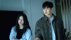 《Happiness毒樓》朴炯植、韓孝周和趙宇鎮。（圖／愛奇藝國際站提供）